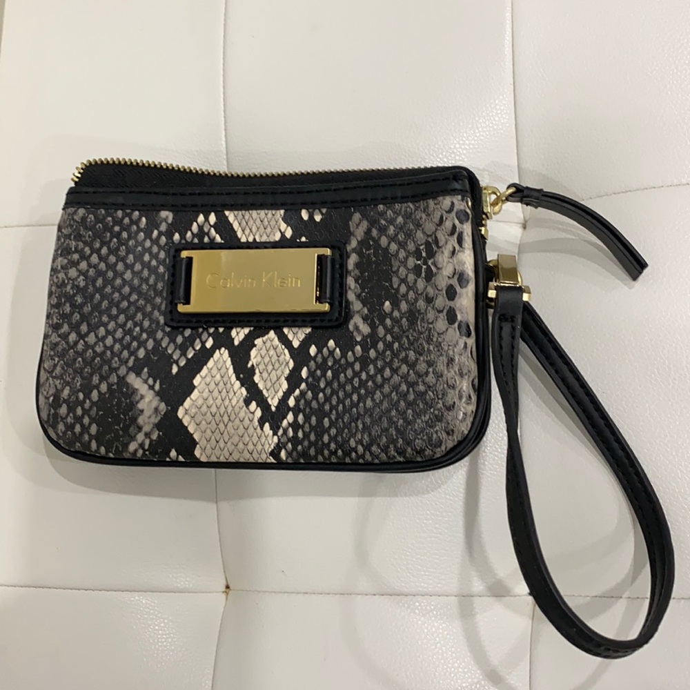 Calvin Klein ,wristlet